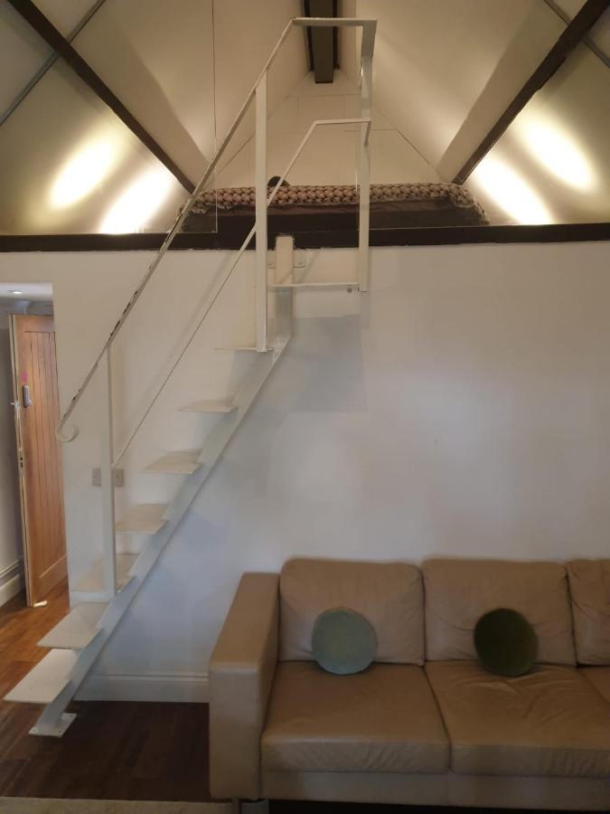 Mezzanine Studio Apartment London Exteriör bild